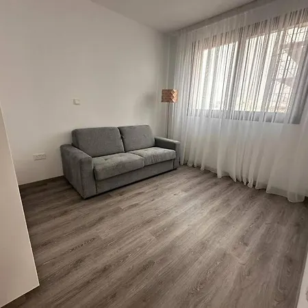 Apartament Cozy 3 Bedroom 300m From The Sea *