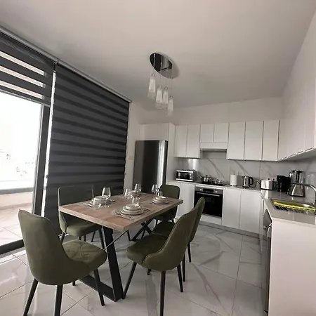 Cozy 3 Bedroom 300m From The Sea * Larnaca